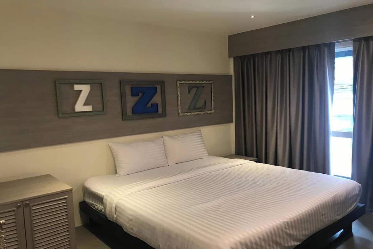 Desk, free WiFi, bed sheets