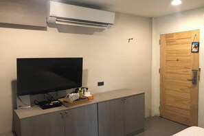 Desk, free WiFi, bed sheets