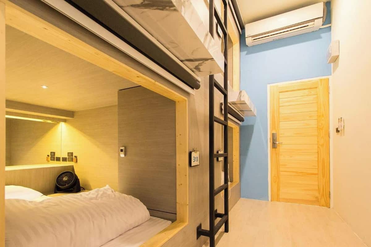 Desk, free WiFi, bed sheets