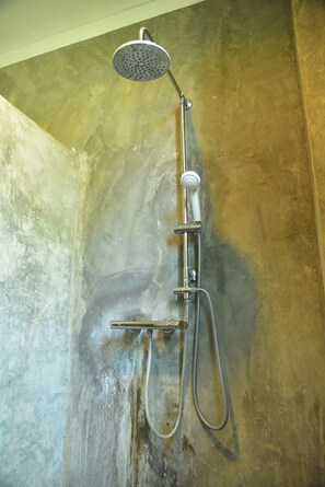 Standard Room | Bathroom shower - Home Elements Khaoyai (Pak Chong)