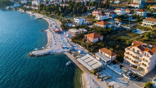 Kaja - right next to the beach