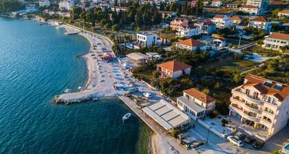 Kaja - right next to the beach