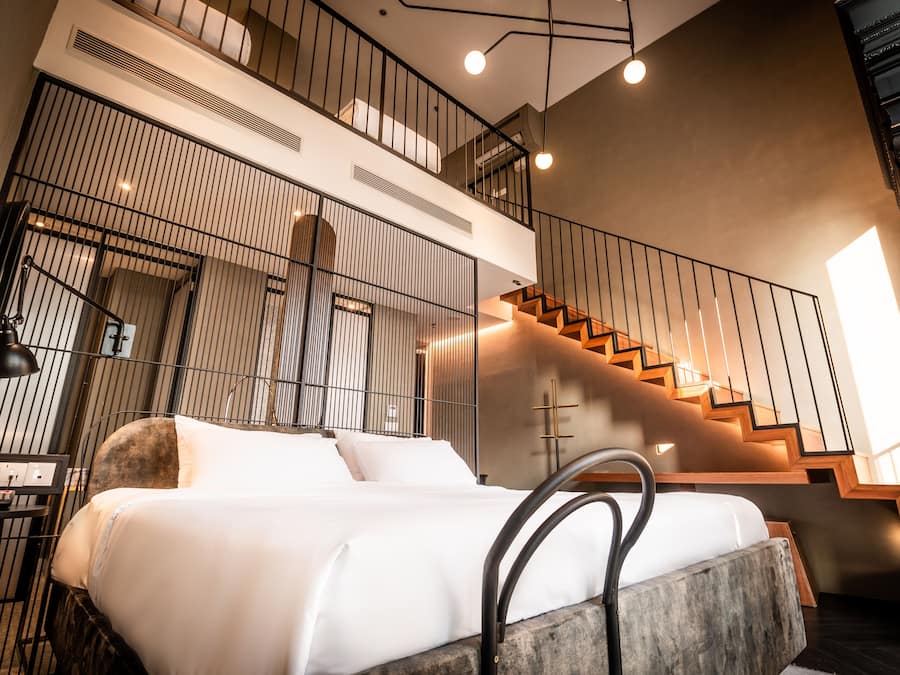 Loft (THE ENTOURAGE)