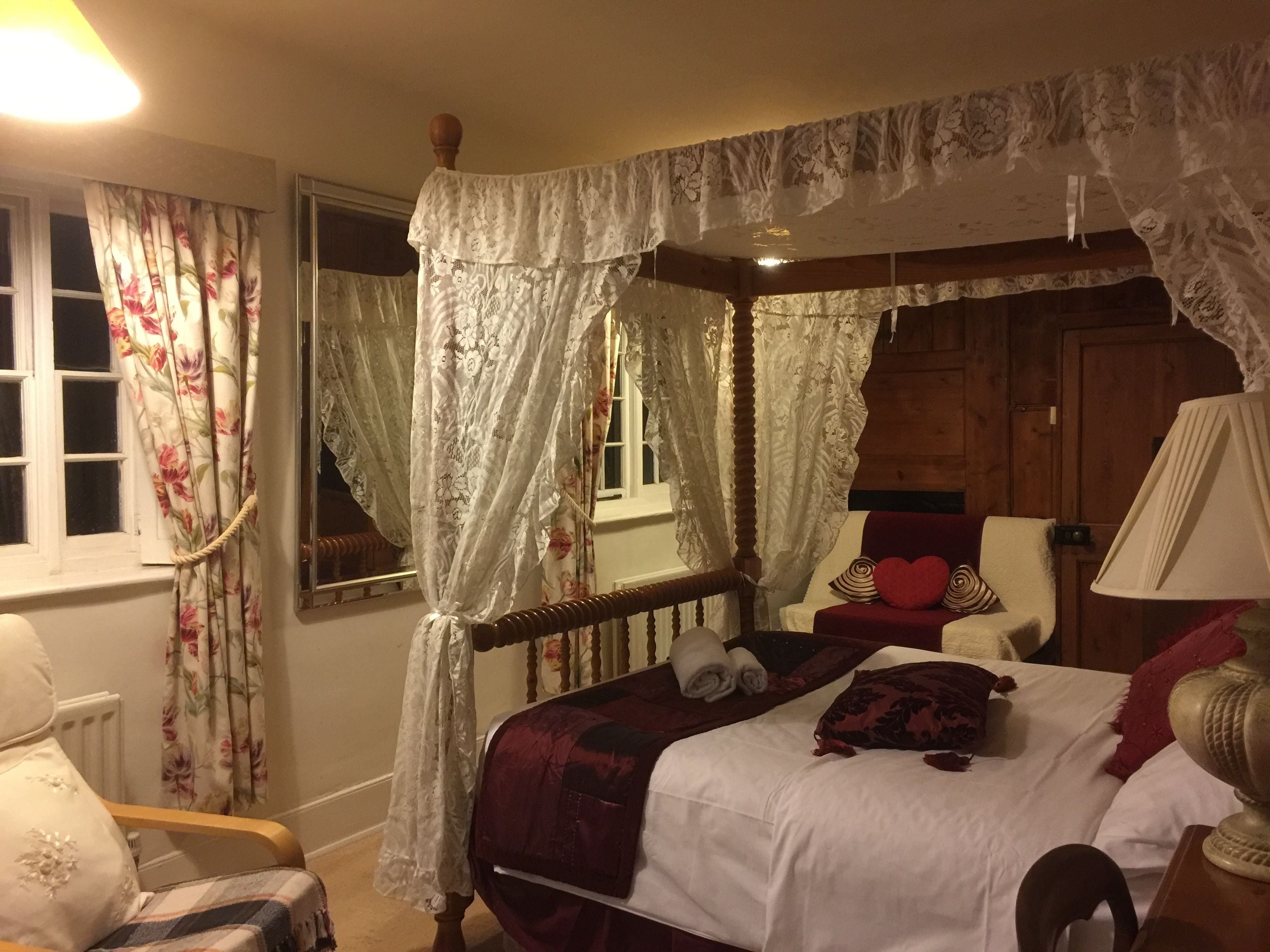 Dobbeltrom, flere senger | Skrivebord, strykejern/-brett, wi-fi (inkludert) og sengetøy