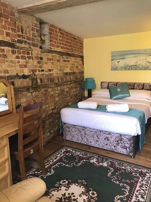 Double Room | Desk, iron/ironing board, free WiFi, bed sheets - St Peters Bed and Breakfast (Sandwich)