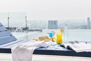 屋上プール
