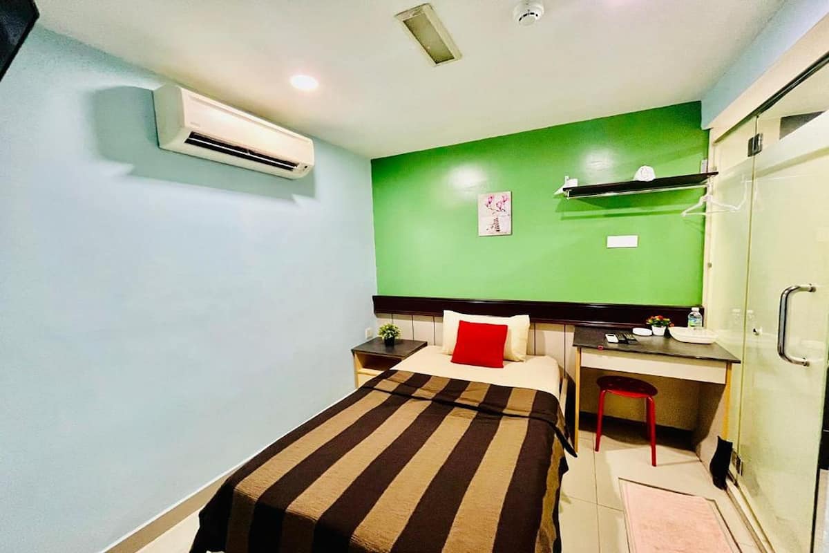 Single Room | Desk, soundproofing, iron/ironing board, free WiFi