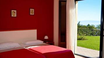 Double Room, Sea View | Minibar, desk, cribs/infant beds, free WiFi
