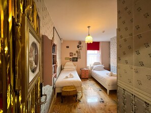Standard Twin Room | 1 bedroom, individually decorated, individually furnished, free WiFi - Art Hostel (Leeds)