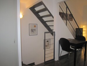 Dining - CHARMING TOWN CENTER APARTMENT (Arles)