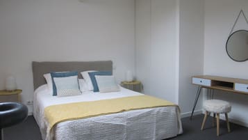 1 chambre, fer et planche Ă repasser, Wi-Fi gratuit, draps fournis