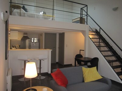 CHARMING TOWN CENTER APARTMENT