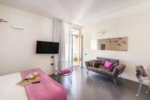 Premium bedding, in-room safe, desk, blackout curtains - Foyer (Cagliari)