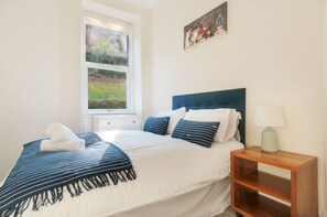 Apartment, 3 Bedrooms | 3 bedrooms, iron/ironing board, free cribs/infant beds, free WiFi - Canonmills Apartment (Edinburgh)
