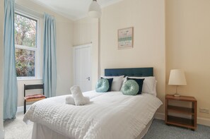 Apartment, 3 Bedrooms | Iron/ironing board, free cribs/infant beds, free WiFi, bed sheets