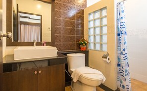 Bathroom - Baan Ari (Krabi)