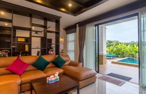 3 bedrooms Luxury Villa  | Living room | Flat-screen TV - Baan Ari (Krabi)