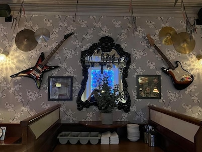 白鹿酒店