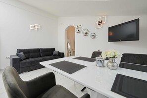 Television - Apartmani Knezovic (Trogir)