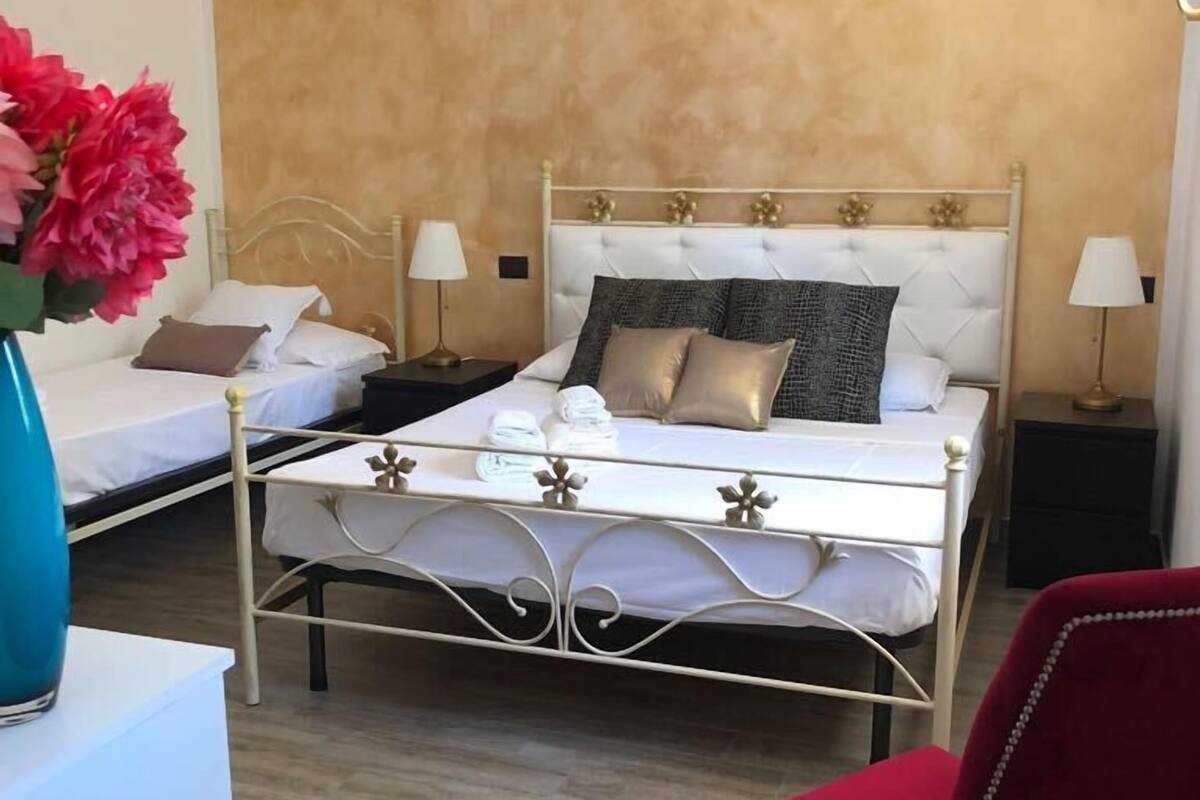 Tremannsrom – comfort | Sengetøy av topp kvalitet, minibar, safe på rommet og lydisolert
