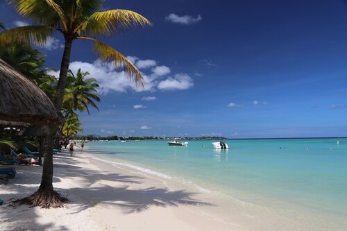 Villa Alexis - Beachfront Apartments in Trou aux Biches