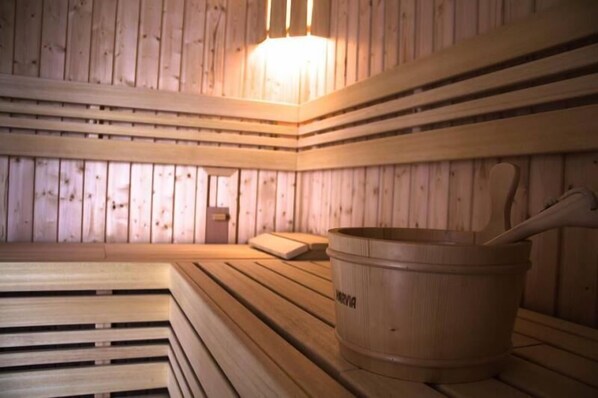 Hot stone massages, deep-tissue massages, sports massages, reflexology - Chaty Šafránkův Mlýn (Drahonín)