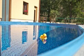 2 piscines extérieures