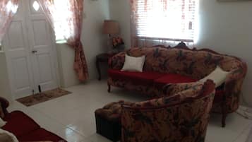 智能电视、DVD 播放器、立体声音响