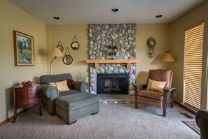 Smart TV, fireplace, DVD player