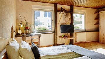 Standard Double Room | Premium bedding, in-room safe, desk, soundproofing