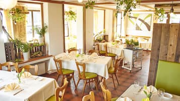 Daily buffet breakfast (EUR 9.00 per person)