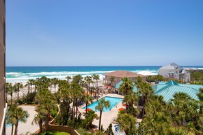 Pool - Updated Beachfront Condo - Beach View, Balcony, Pool, Tiki Bar, Hot Tub, Tram (Miramar Beach)