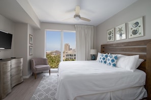 2 bedrooms, iron/ironing board, free WiFi, bed sheets - Updated Beachfront Condo - Beach View, Balcony, Pool, Tiki Bar, Hot Tub, Tram (Miramar Beach)