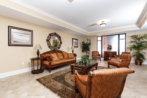 Interior - Azure 515 Luxury Beachfront 3+BDR Recently Remodeled (Fort Walton Beach)