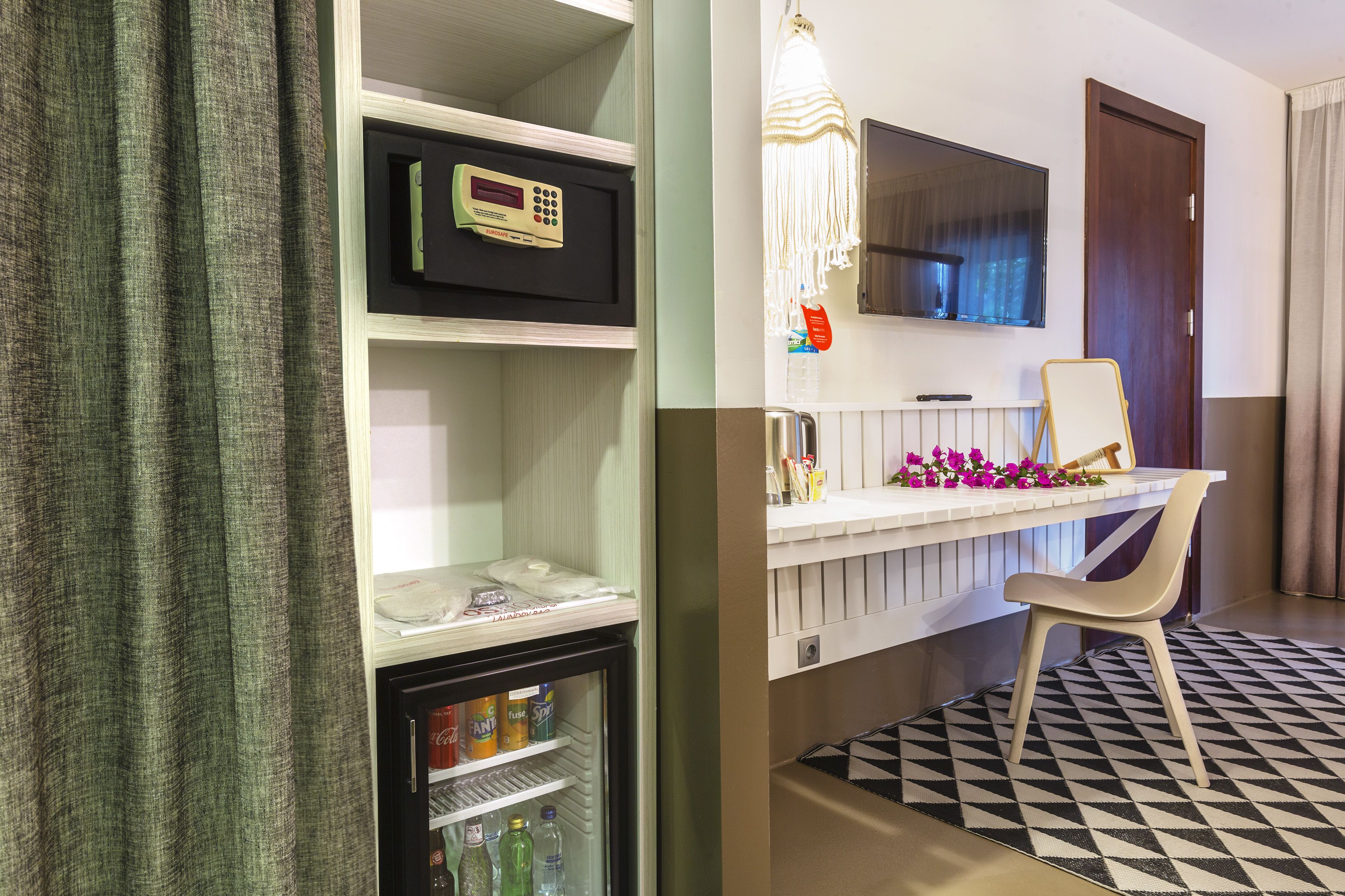 1 bedroom, minibar, in-room safe, desk