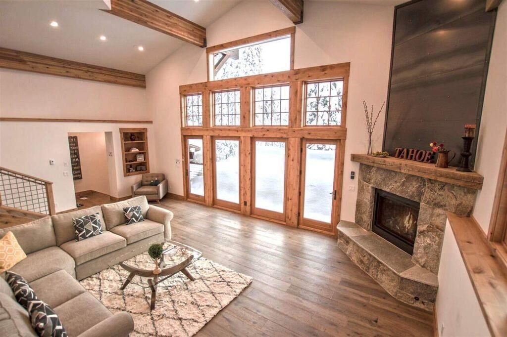 Luxurious Alpine Home with Views