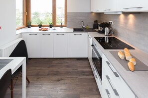 公寓 | 私人厨房 | 冰箱、微波炉、烤箱、炉灶