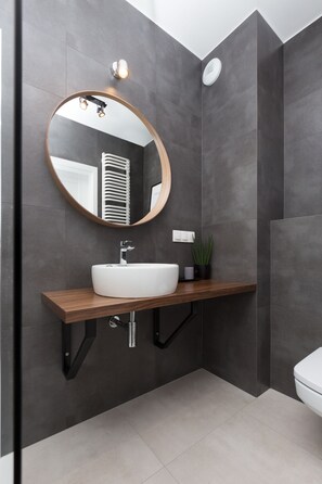 Apartment | Bathroom