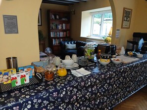 Daily cooked-to-order breakfast for a fee - Home Farm B&B (Honiton)