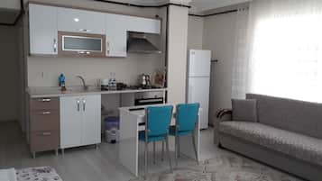 Studio | Desk, soundproofing, iron/ironing board, free WiFi