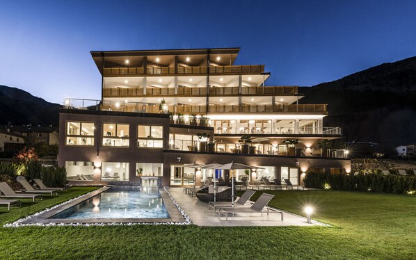 Front of property – evening/night