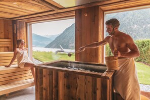 ซาวน่า, ทรีทเมนท์ดูแลผิว, บอดี้แรป, สครับขัดผิว, ทรีทเมนท์ดูแลผิวหน้า