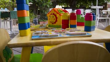 Children’s play area – outdoor
