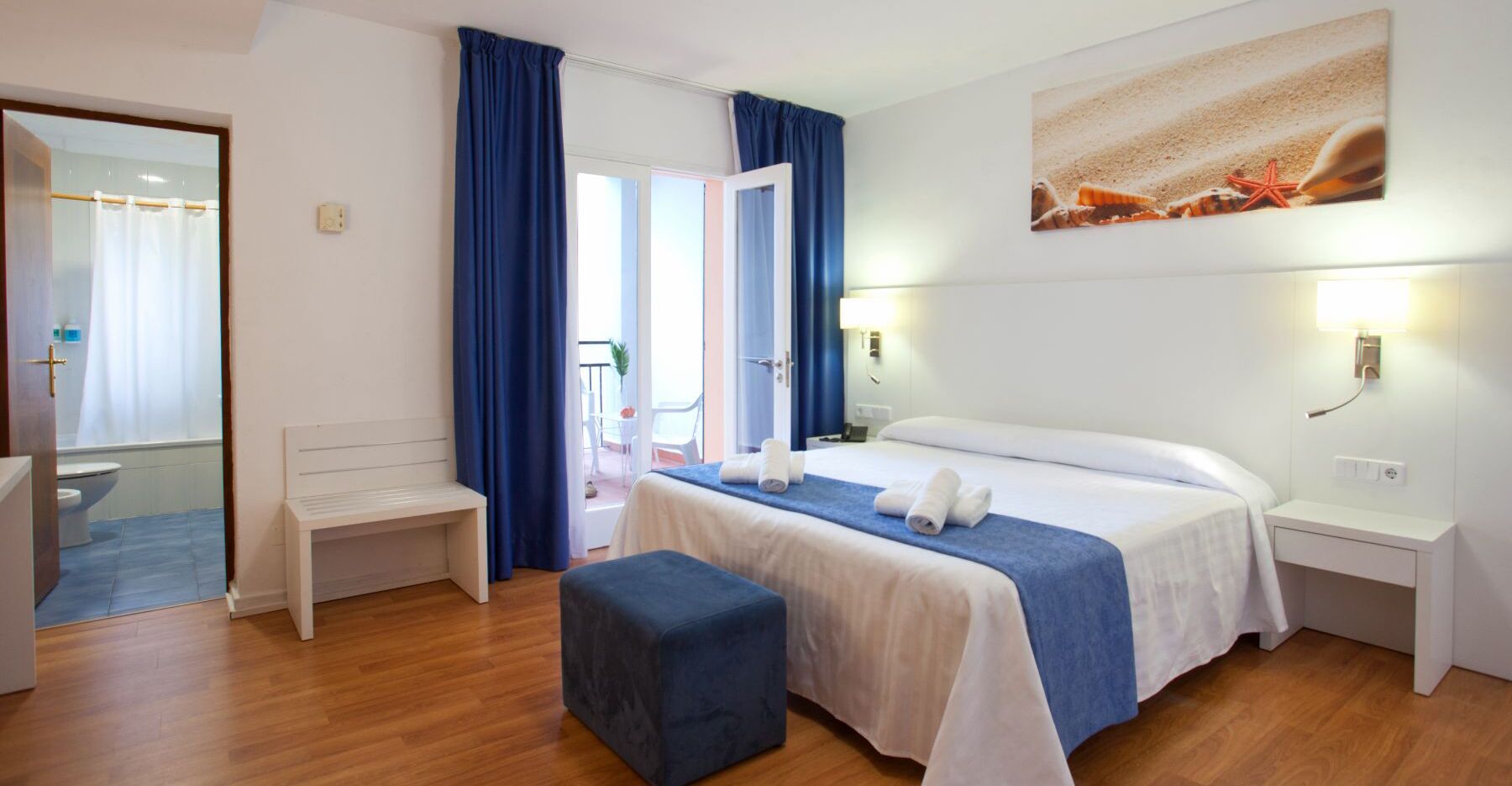 1 bedroom, in-room safe, desk, blackout curtains