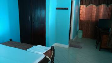 Desk, iron/ironing board, free WiFi, bed sheets