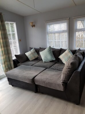 Flat-screen TV - Tarrareoch Farm (Bathgate)