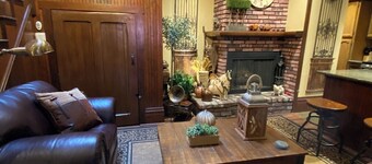 HISTORIC VERY ROMANTIC 1883 SAN FRANCISCO CARRIAGE HOUSE