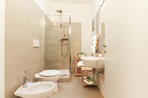 Superior-Zweibettzimmer, 2 Einzelbetten, eigenes Bad | Badezimmer