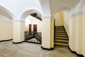 Apartament Rynek Starego Miasta 3 (at 19 Rynek Starego Miasta) | Vardagsrum | Platt-tv