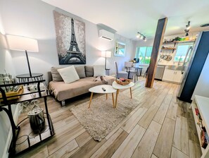 Smart-TV, DVD-Player, Bücher